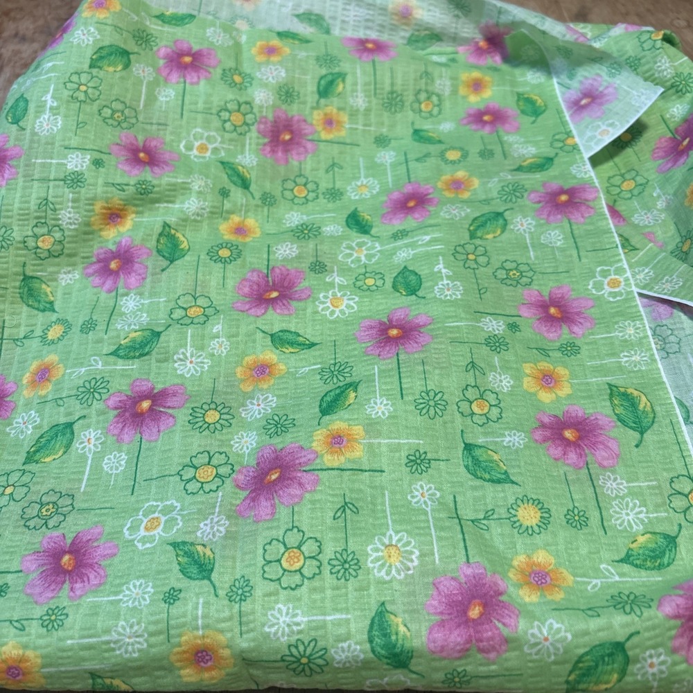 Cranston Prints Colorful Floral Sewing Quilting Cotton Fabric 1.5 Yards Green